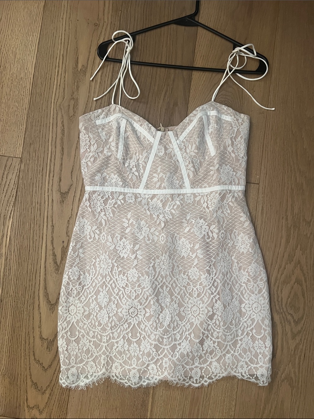 superdown White Lace Tie-Shoulder Mini Dress